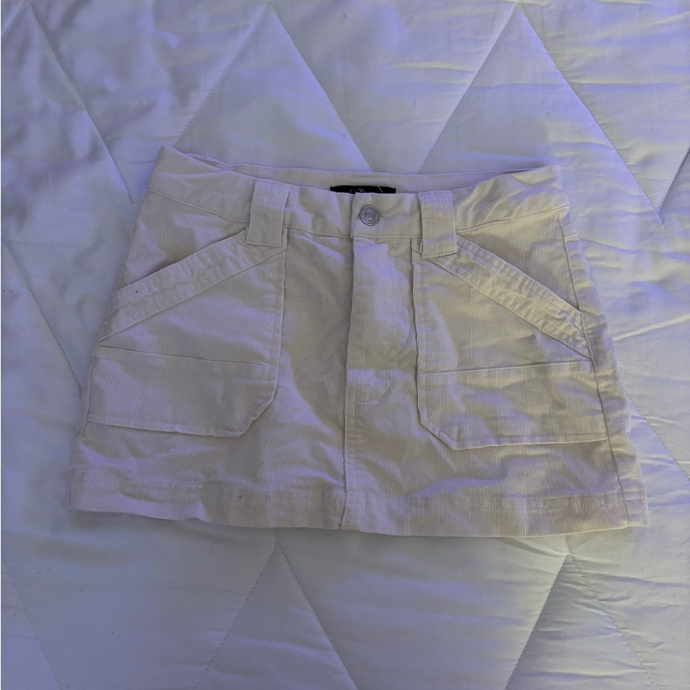 Beige mini skirt